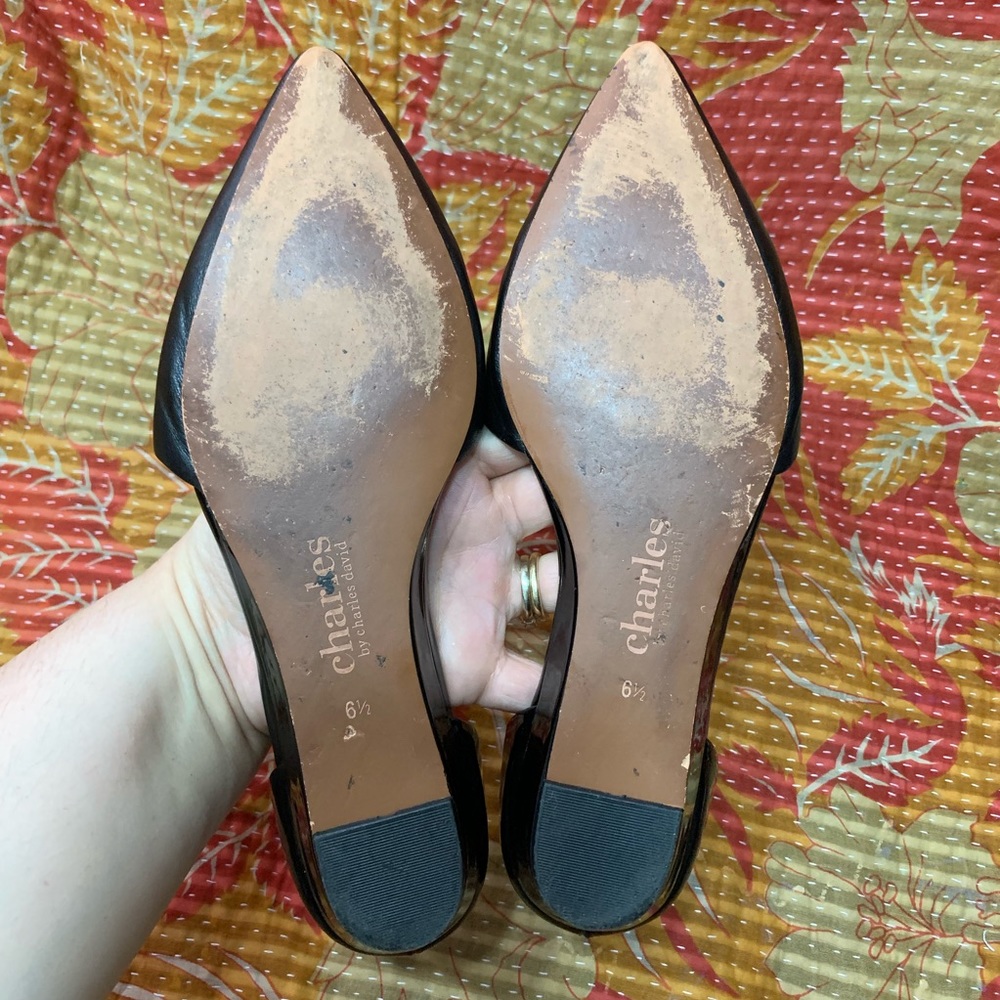 Charles David Black Leather Pointy Toe Cut Flats - Picture 7 of 8